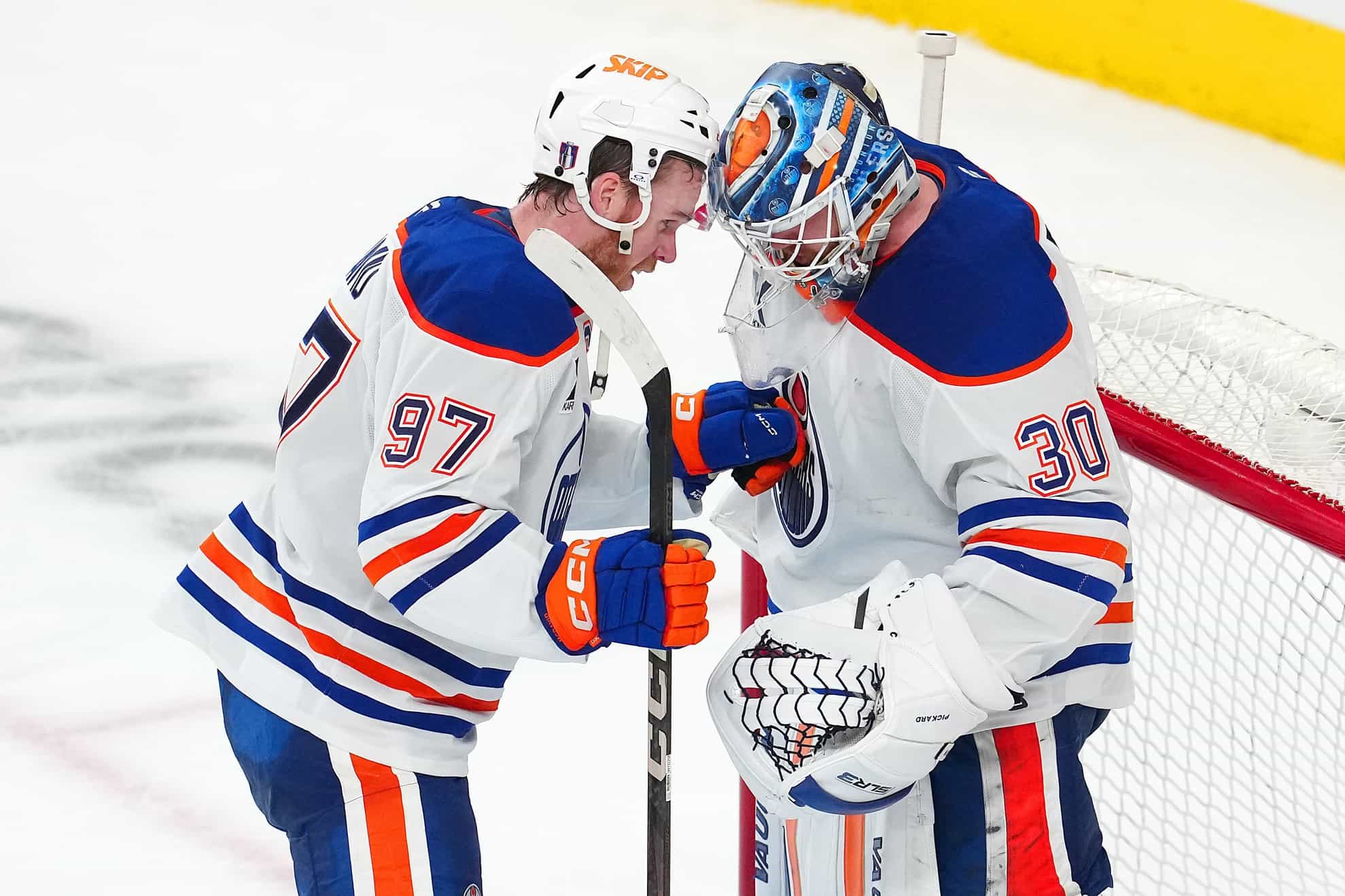 Edmonton Oilers Connor McDavid and Calvin Pickard