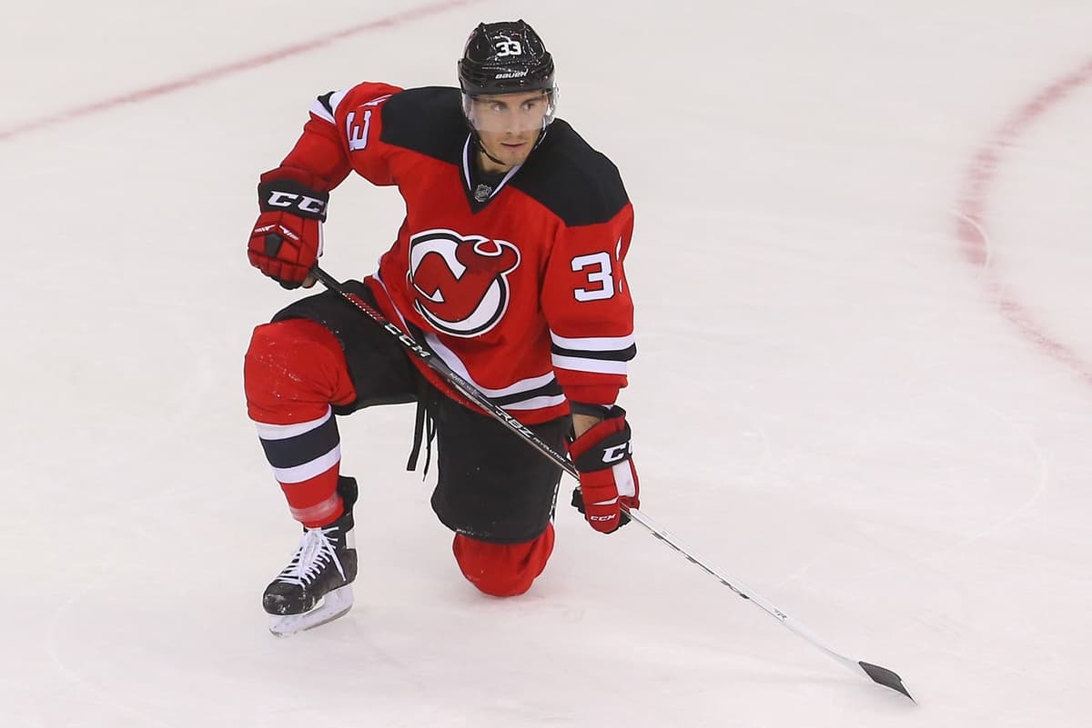 Oilers sign Yohann Auvitu to oneyear contract