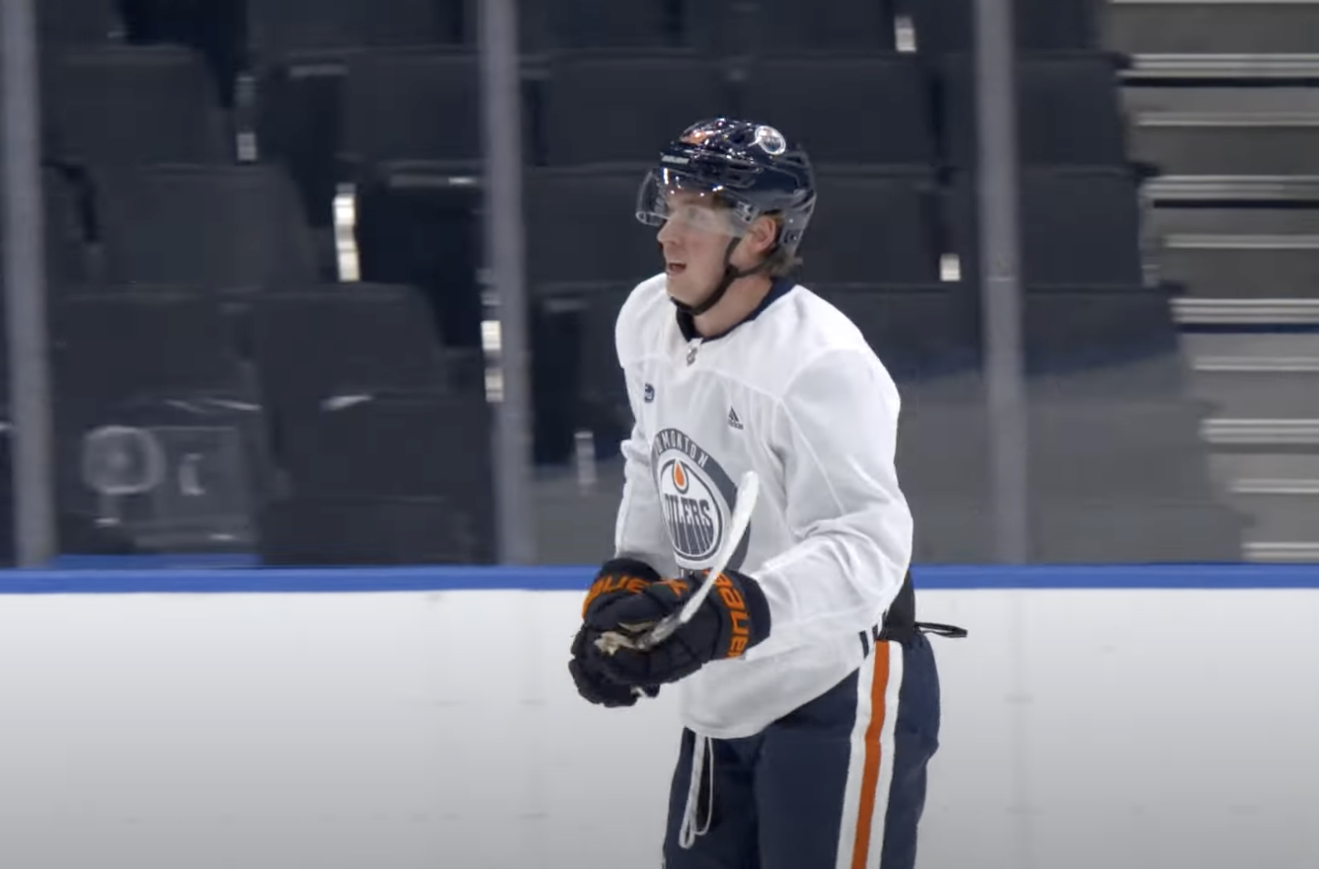 Oilers prospect Holloway makes NHL debut in Game 4