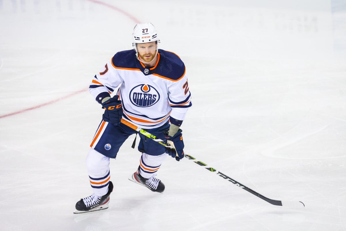 Edmonton Oilers add goalie Jack Campbell in free agency, keep Brett Kulak