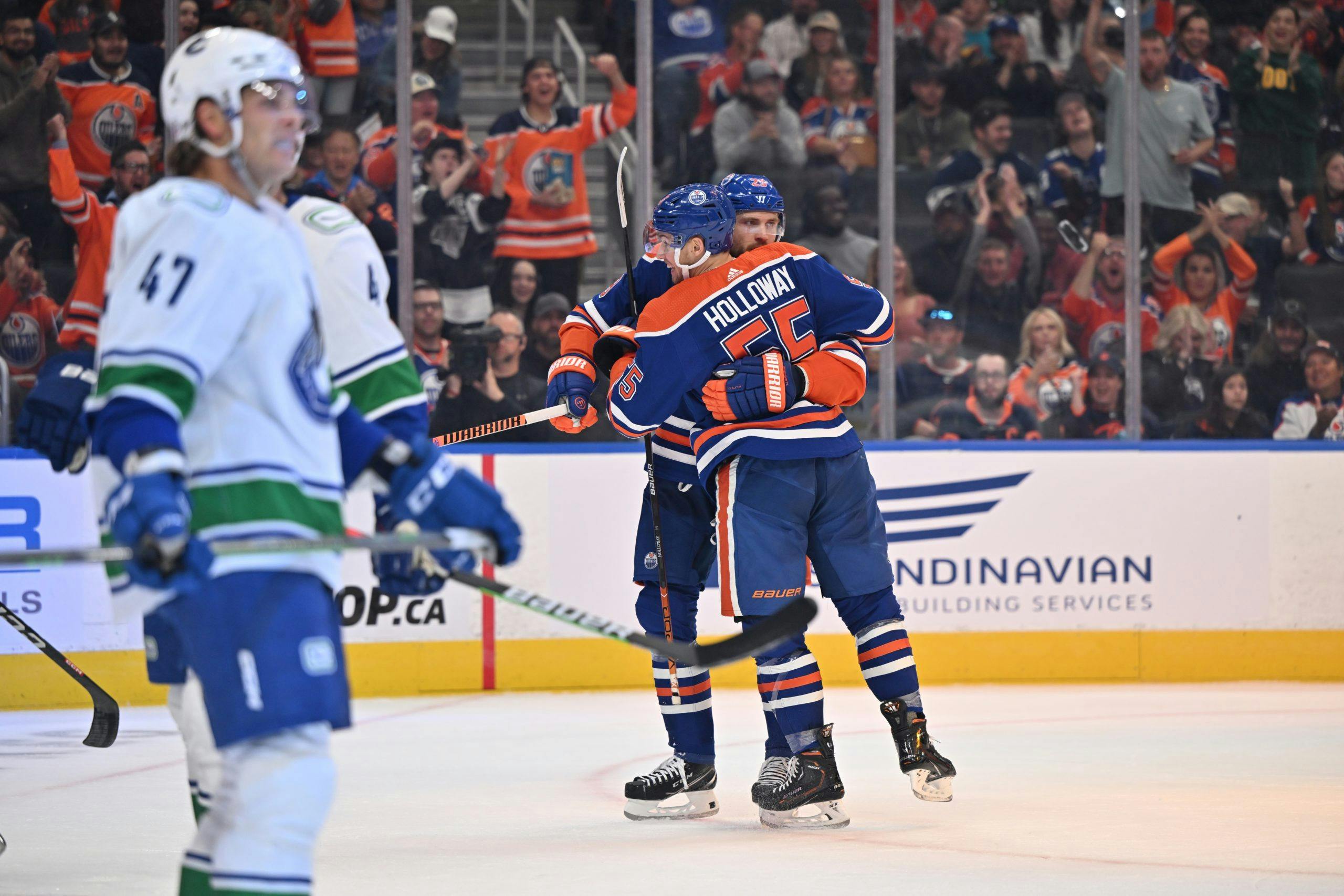 dylan-holloway-four-points-edmonton-oilers-beat-vancouver-canuck