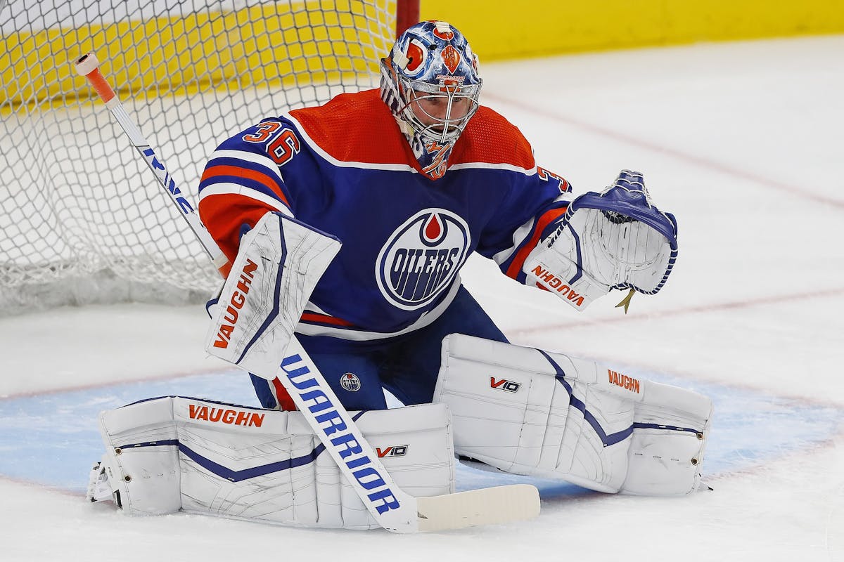 Campbell: 'Nice to get a shot' in goal during Oilers' comeback win