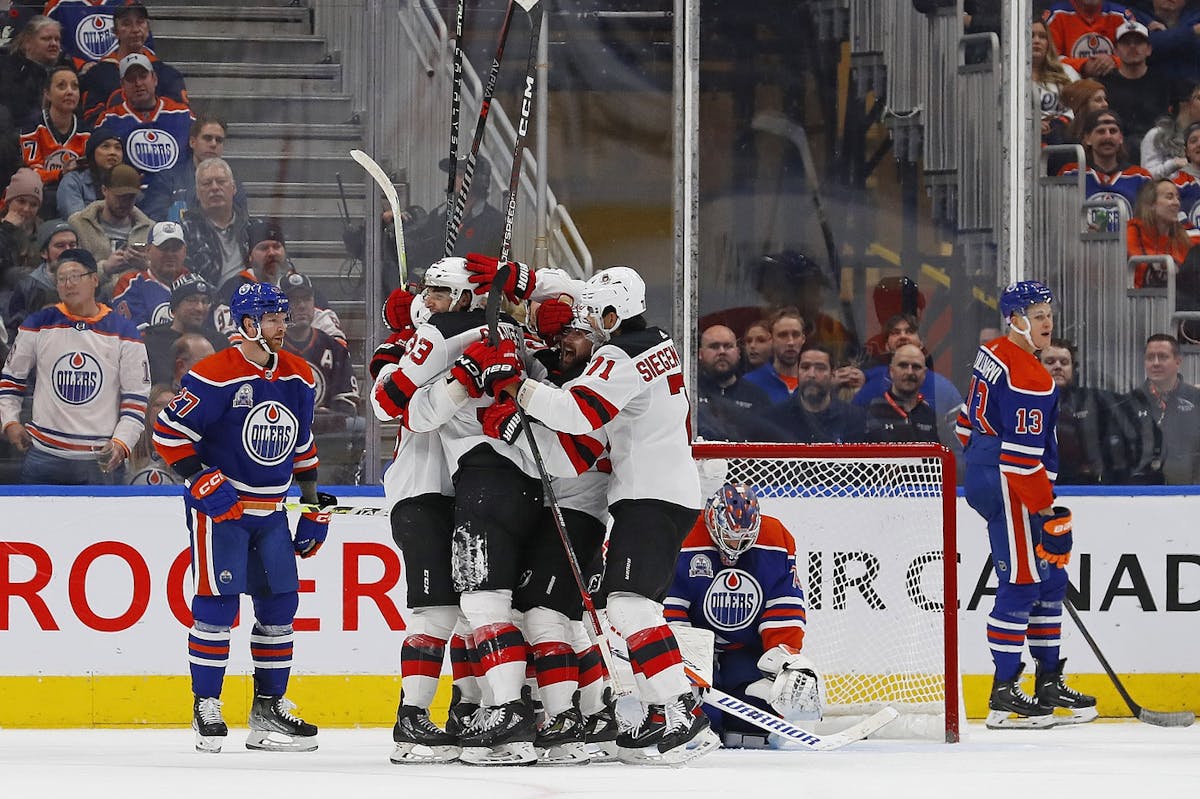 Edmonton Oilers wilt in third period, cough up loss to dynamic Devils