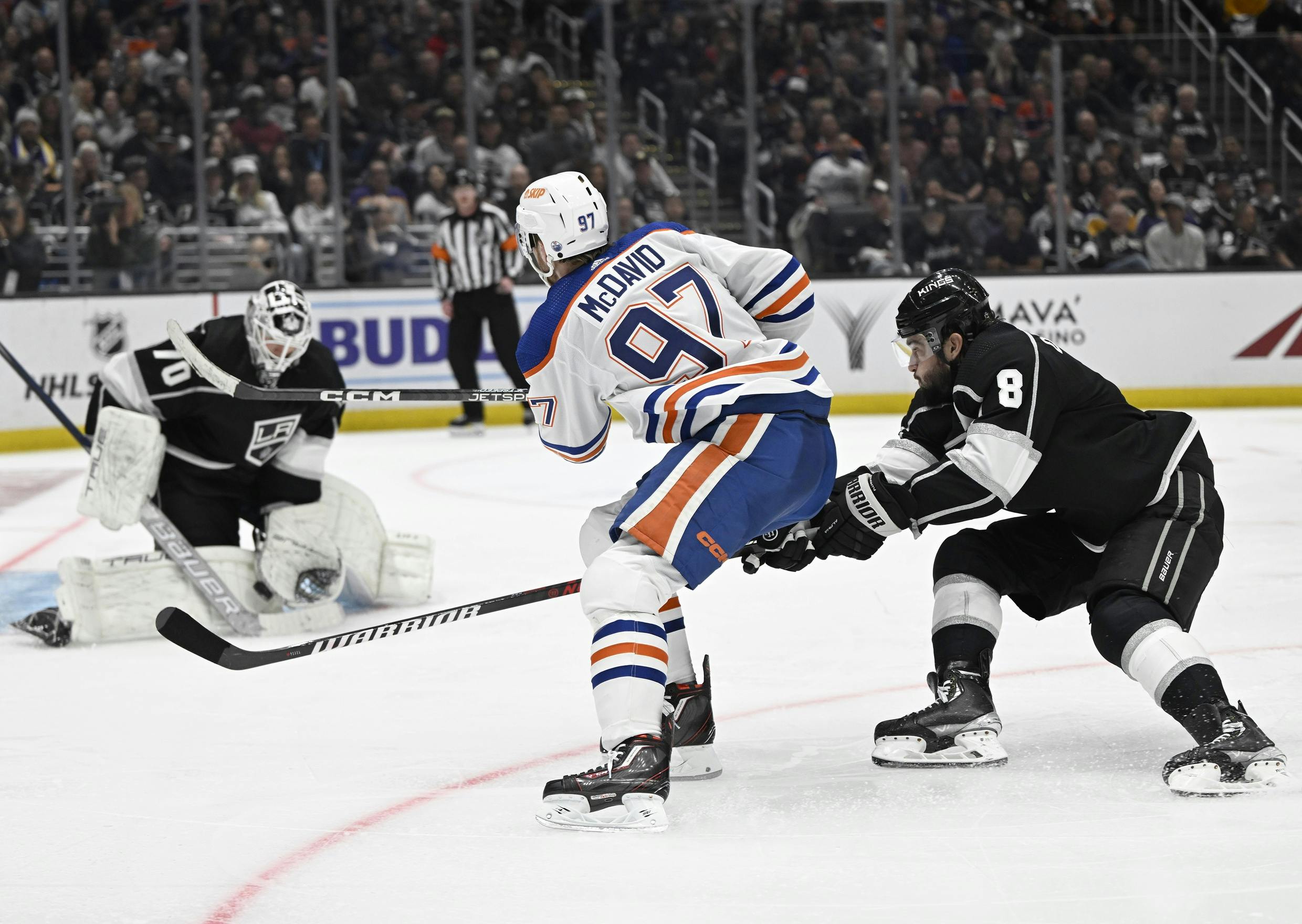 Kostin scores winner as Oilers hold off Kings to even series after blowing  another lead