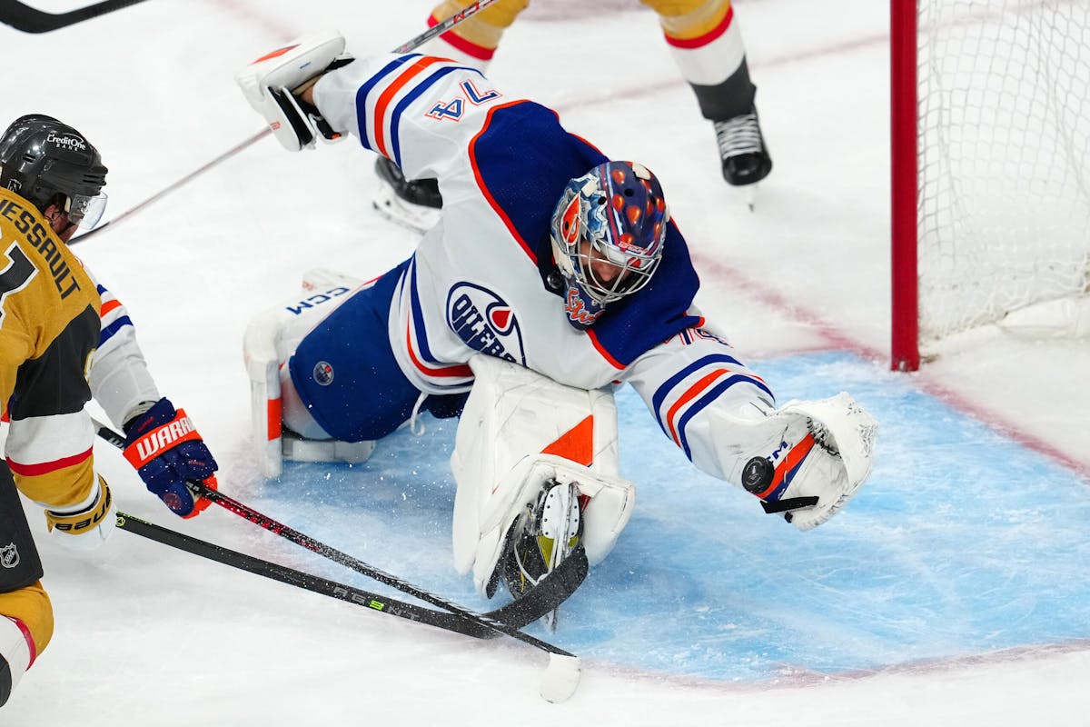 Edmonton Oilers: Stuart Skinner 2023 - Officially Licensed NHL Removab –  Fathead