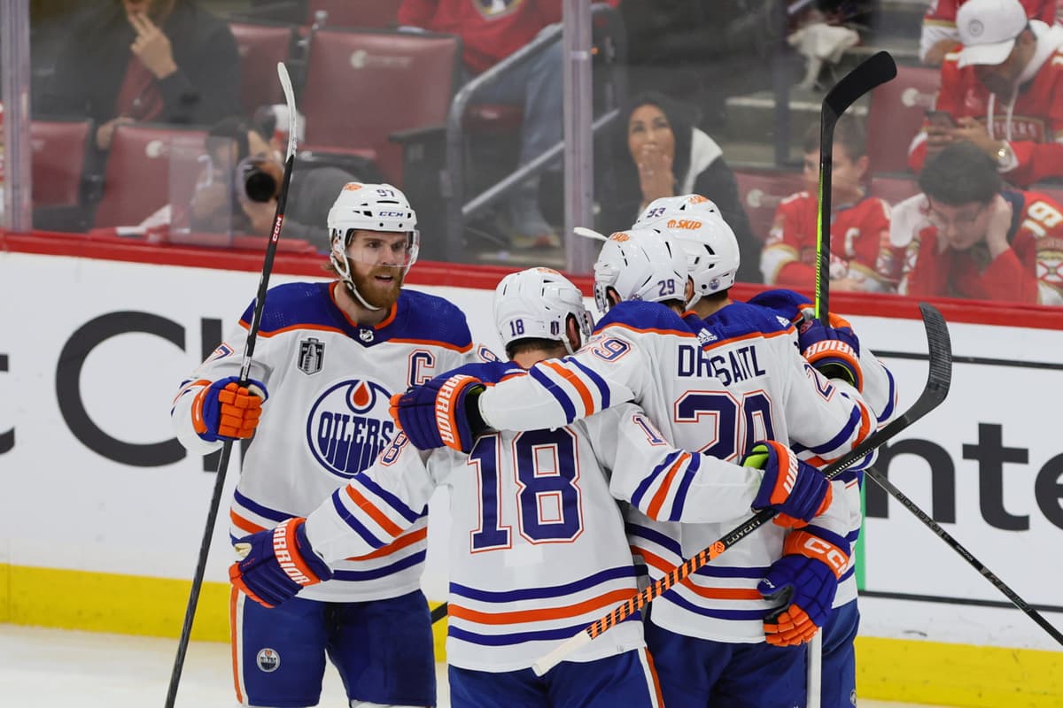 Oilers’ Connor McDavid becomes third player in NHL history to score 40 ...