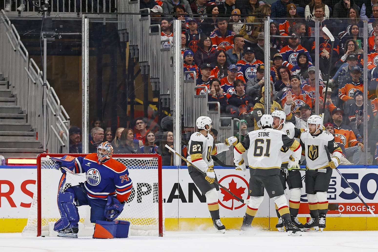 Vegas Golden Knights celebrate goal against Edmonton Oilers