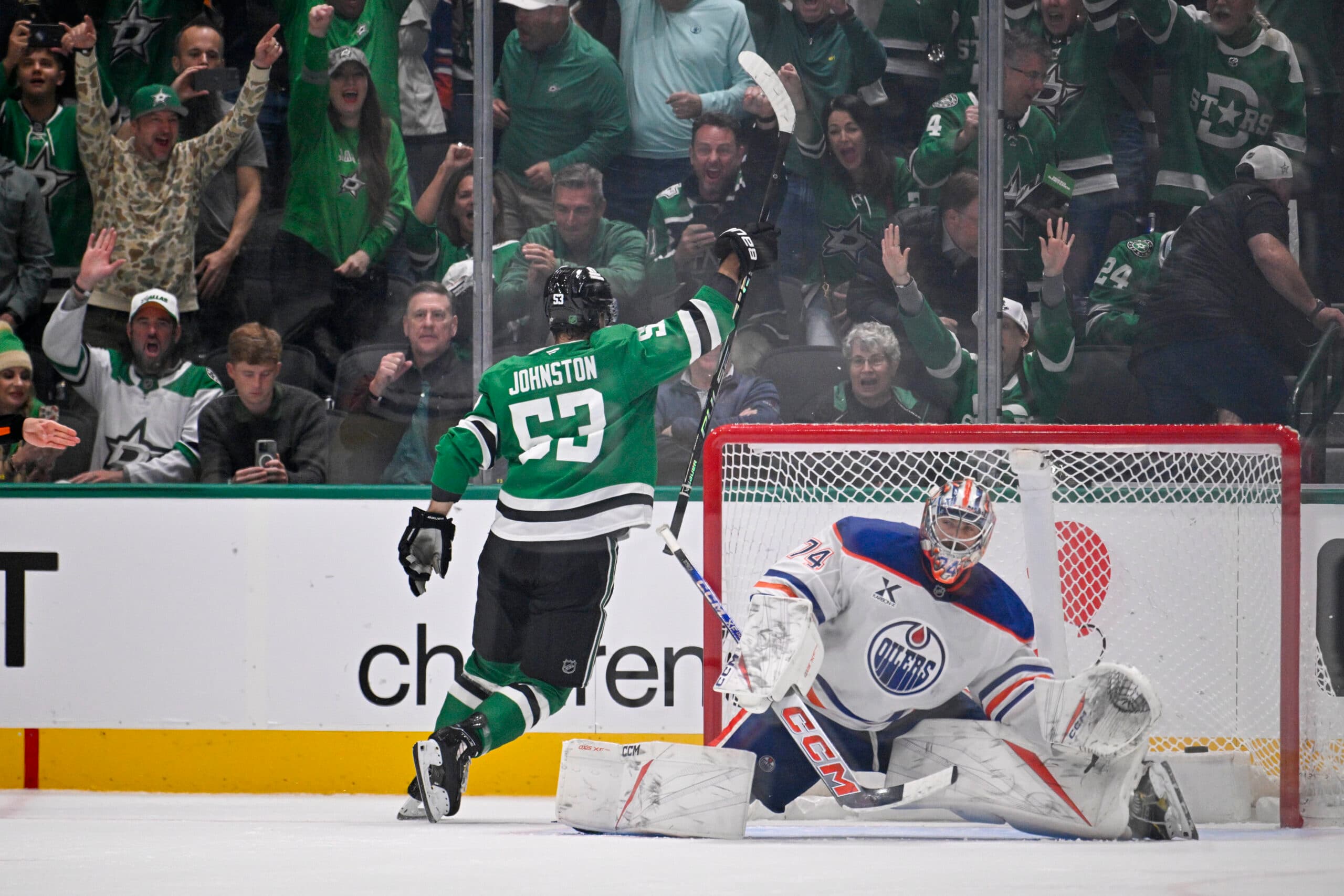 Dallas Stars score on Stuart Skinner Edmonton Oilers