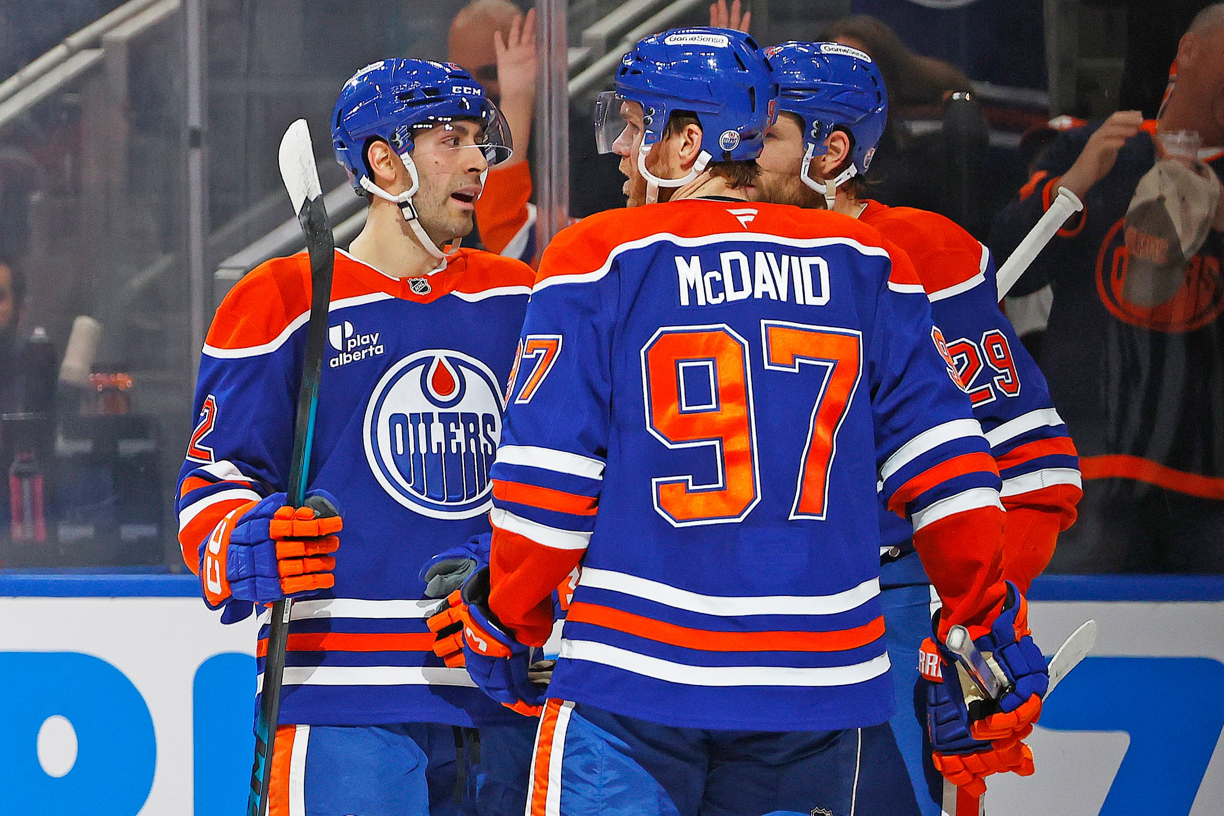 Edmonton Oilers Evan Bouchard Connor McDavid