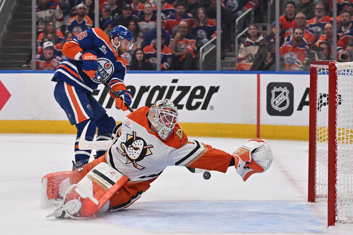 Oilers fans react to Jason Dickinson’s five-year contract