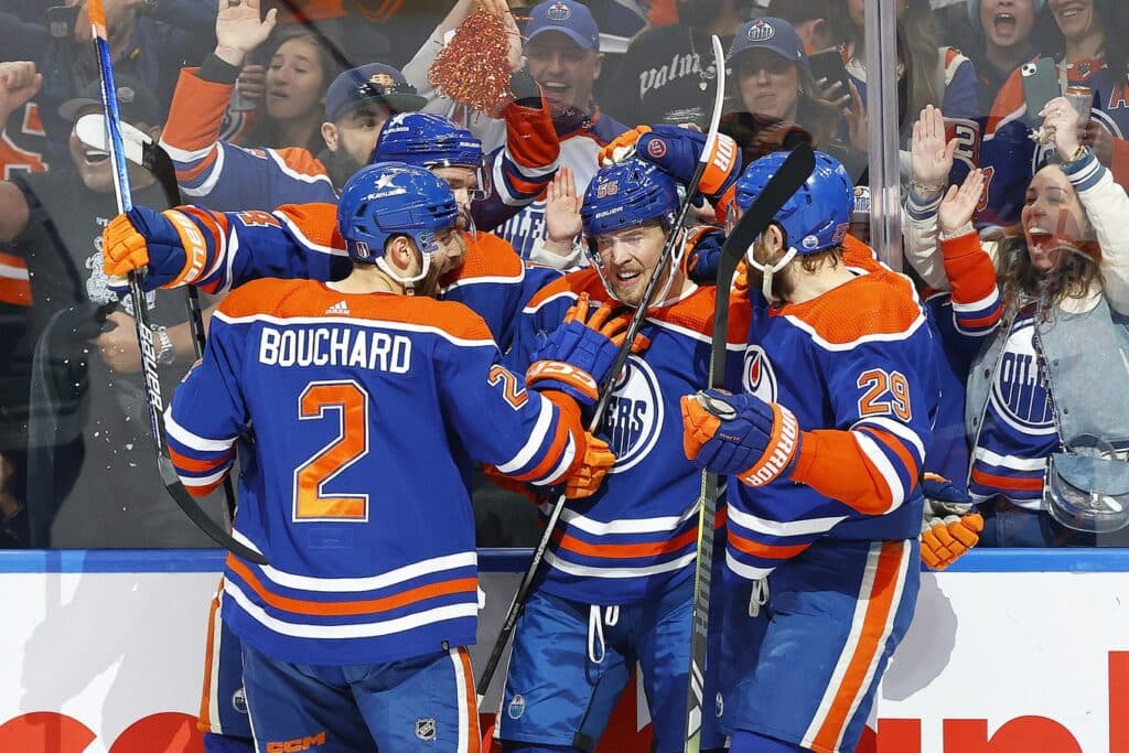 Oilers celebrate Dylan Holloway goal