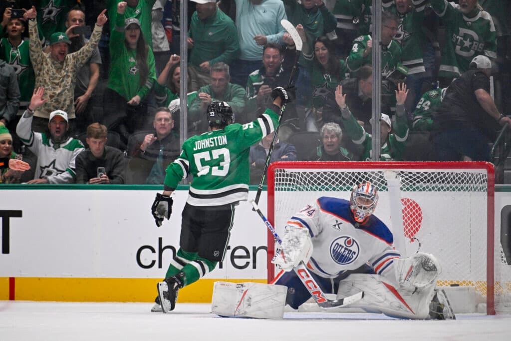 Dallas Stars score on Stuart Skinner Edmonton Oilers
