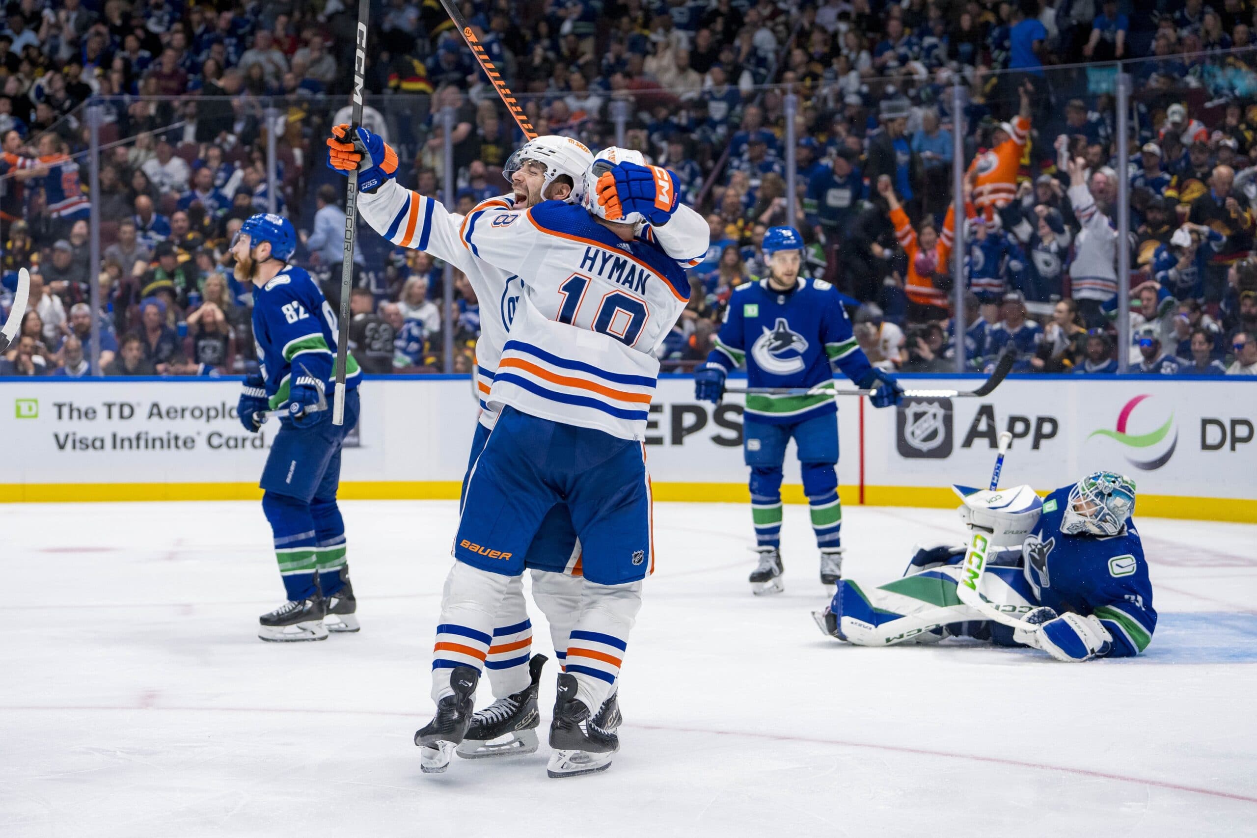 Edmonton Oilers celebrate Evan Bouchard goal