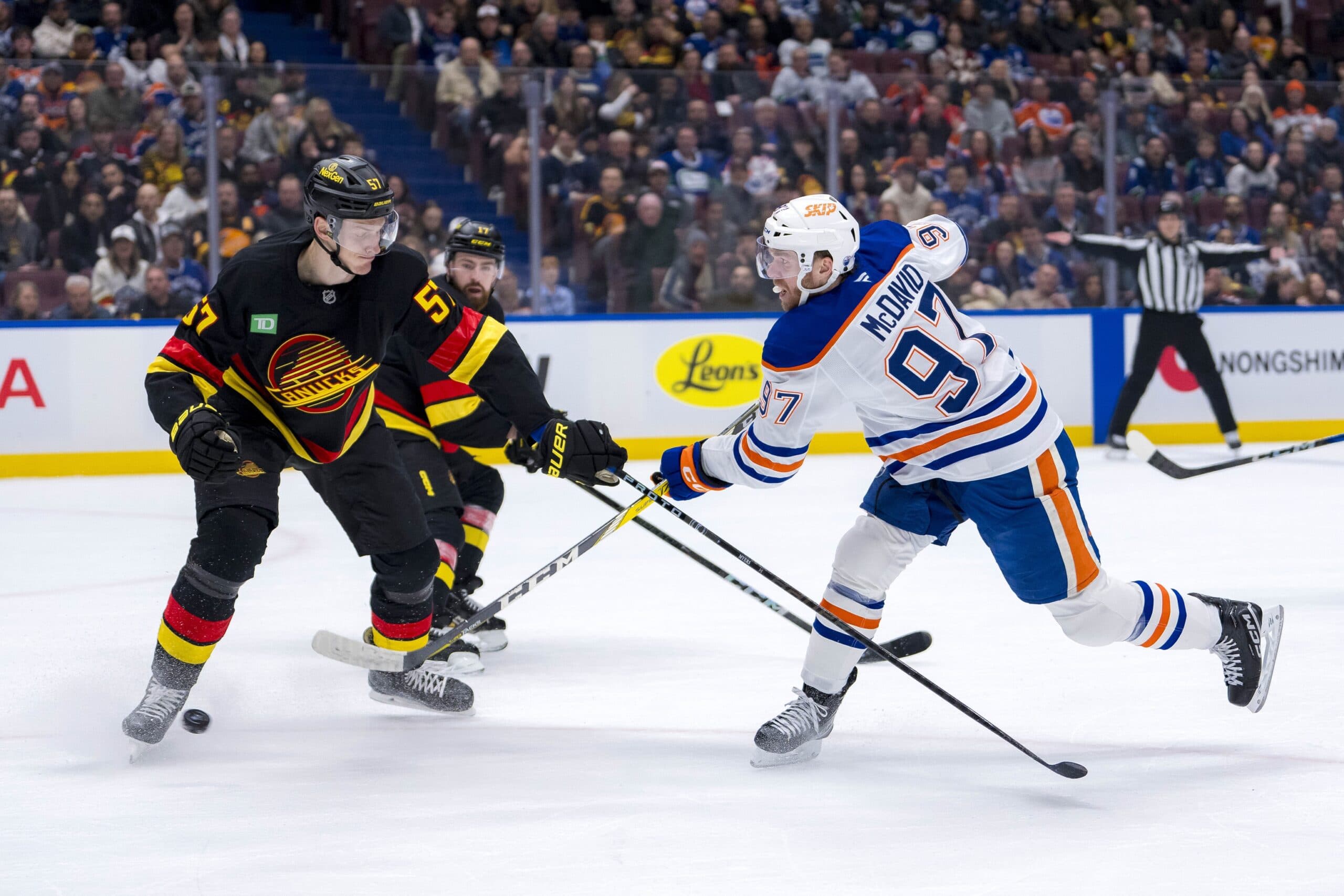 Edmonton Oilers Connor McDavid vs Vancouver Canucks