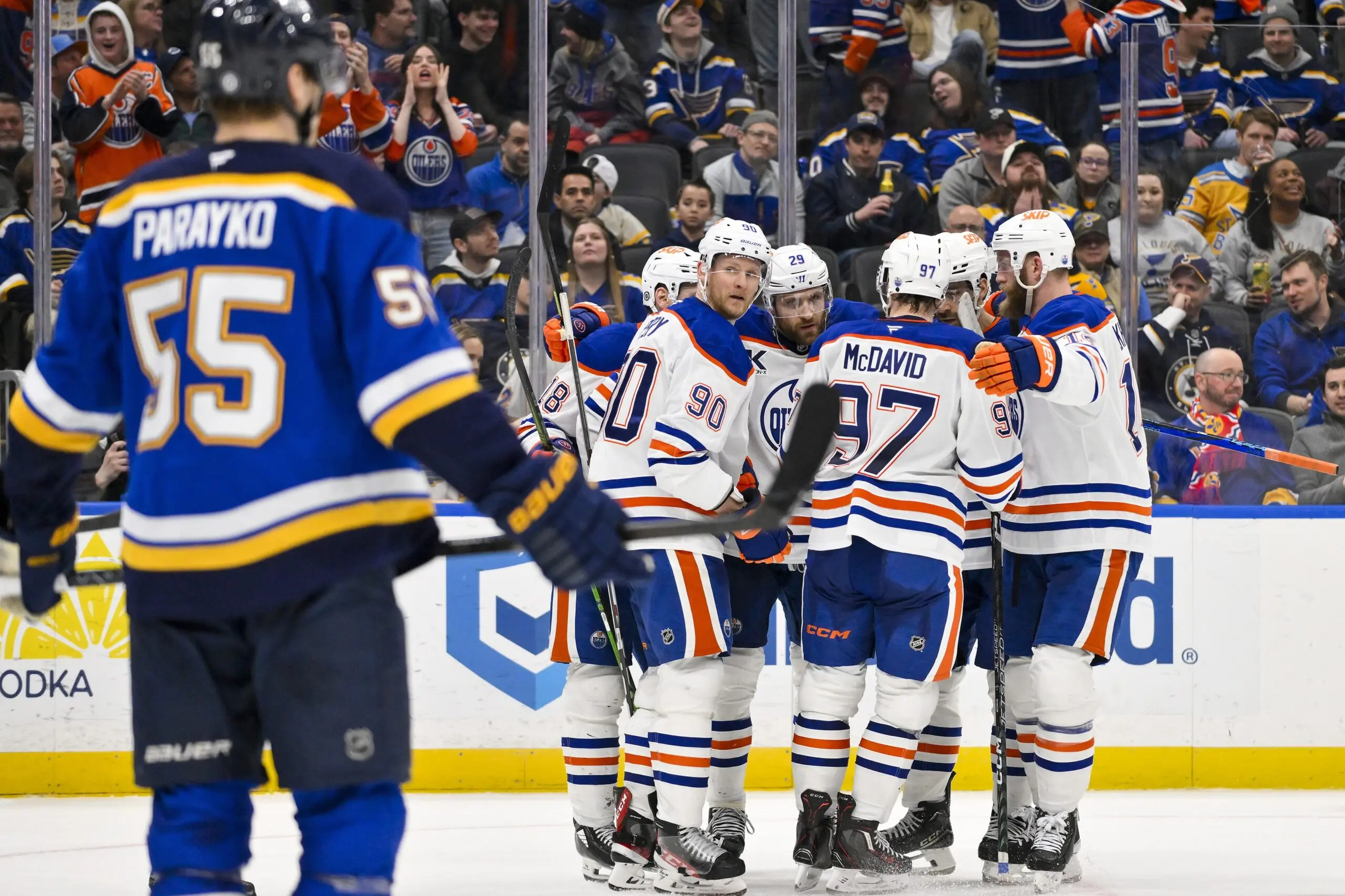 Edmonton Oilers celebrate goal vs St. Louis Blues