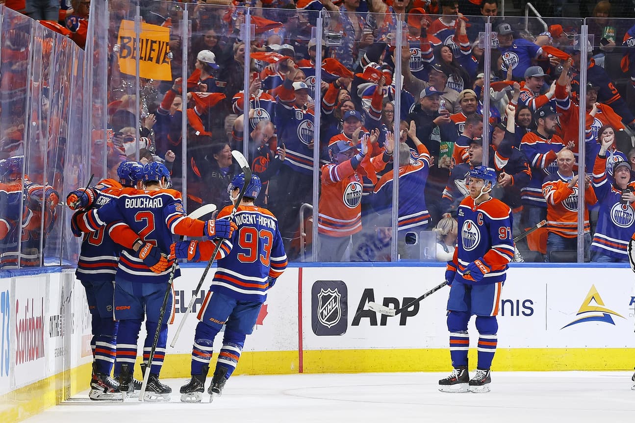 Edmonton Oilers celebrate goal at Rogers Place