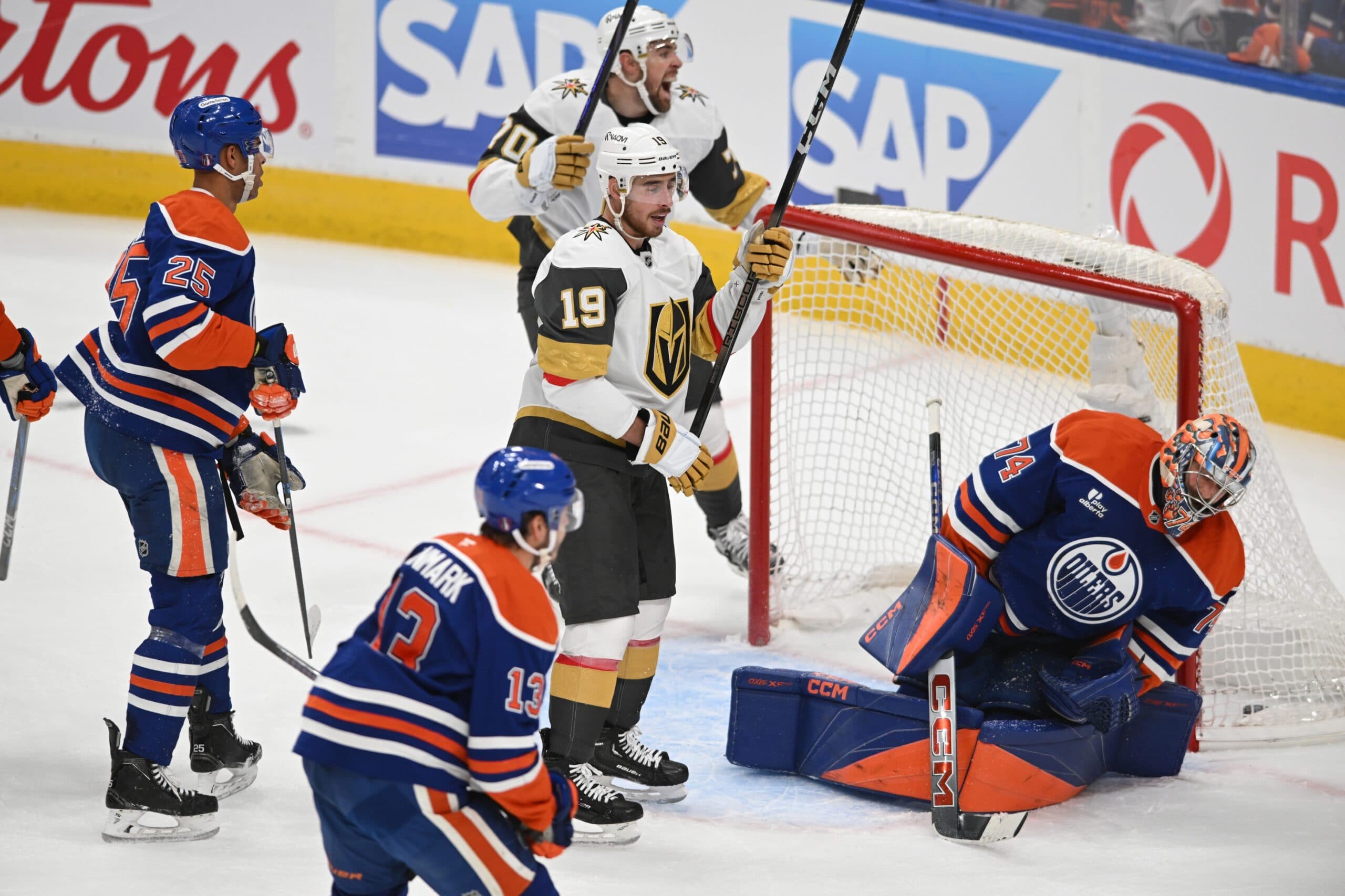 Edmonton Oiler Stuart Skinner allows goal Vegas Golden Knights