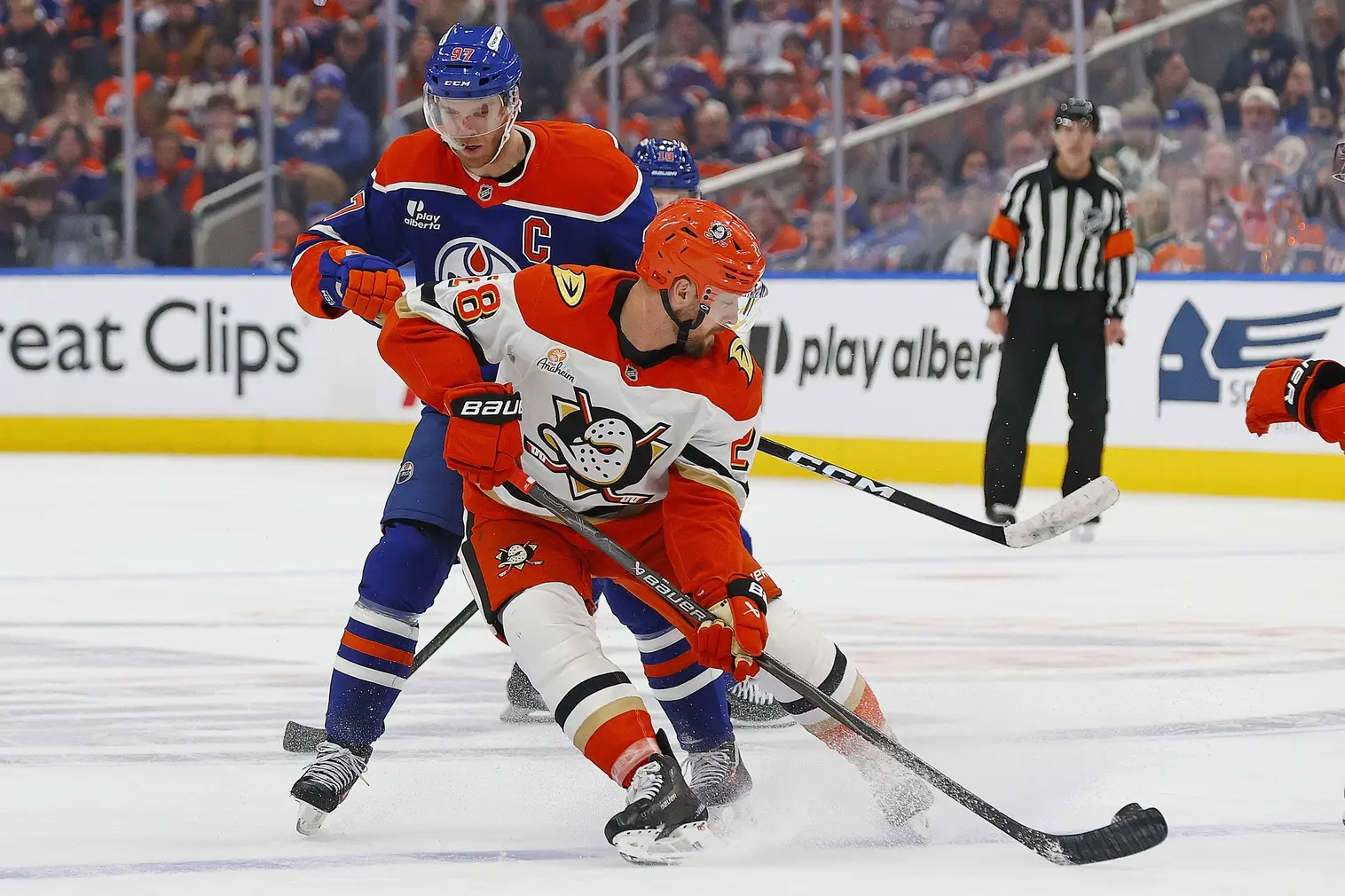 Edmonton Oilers captain Connor McDavid vs Anaheim Ducks